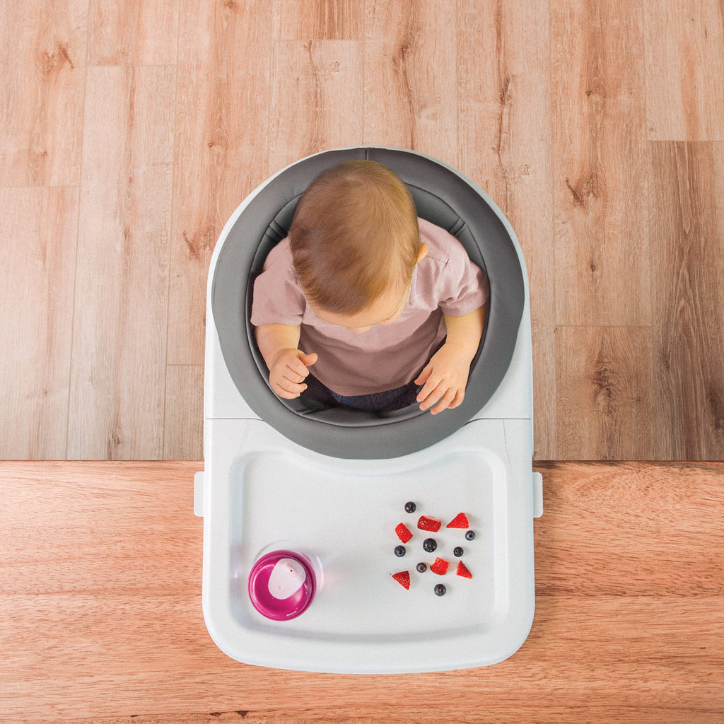 Hook-On High Chair with Tray H560